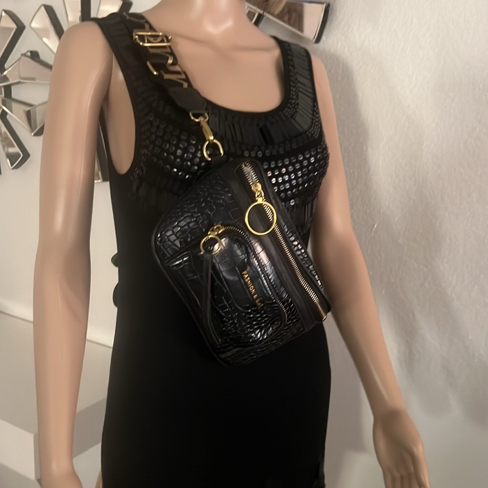 (Fashion & Bag) unisex crossbody bag/ belt bag/ purse - Picture 5 of 17